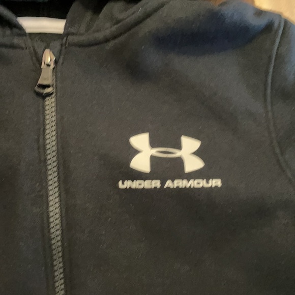 Boy’s Under Armour full zip hoodie size y- small - Picture 4 of 7